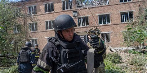 Blonde hairy porn she escorted me to the room, I got