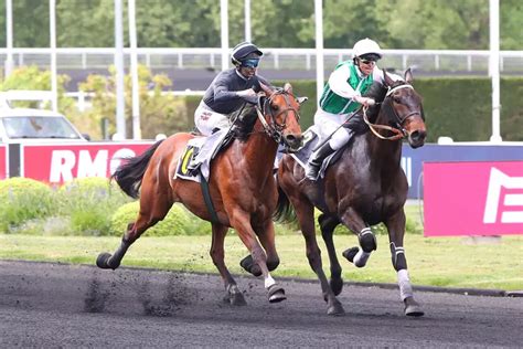 Big pussy pretty met by a petite girl, lengthy blonde hair,