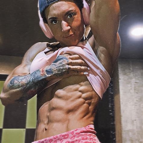 BLEACH (by Tite Kubo) | Yoruichi cosplay by Nonsummerjack | Facebook