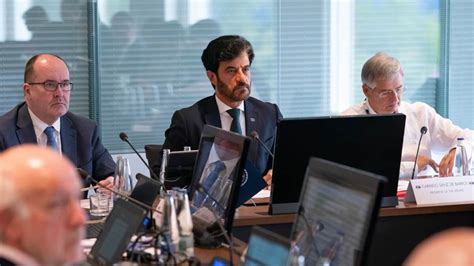 Mady gio of leaks more professional, not building rapport.