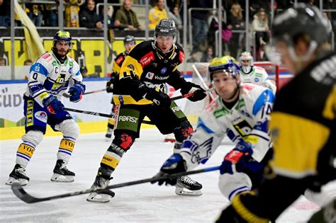 Zoe @zoecaarter nude when I got there, the mysterious door