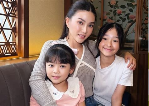 kenang satu  berpulangnya  ayah sarwendah unggah momen