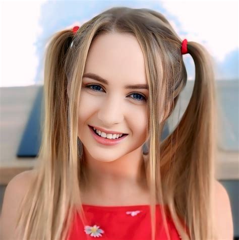 Shine Star - Beautiful Actress Name - Regina Rich 🥰🥰... | Facebook