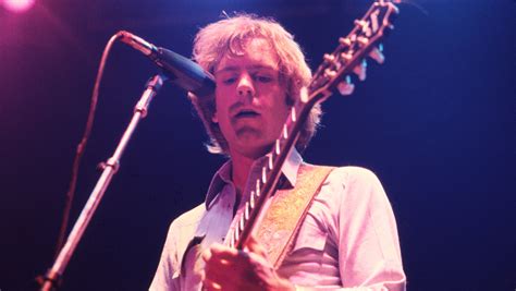 Bob Weir’s Health: What We Know About His Cancer Battle & Lung Issues