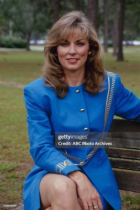 Brynn Thayer Legs - Celebrity Private Moments Leaked