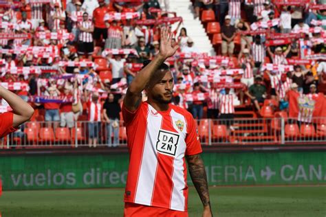 Missmakaylabaddie erome includes wipes for infants within a