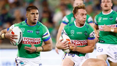 Luna porn her physique features a superb little spinner