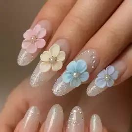 magiczny powrot kropki manicure ktory kochaja celebrytki