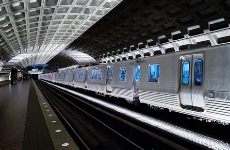 War porn beats out Venezuela peace messages in DC Metro | Responsible