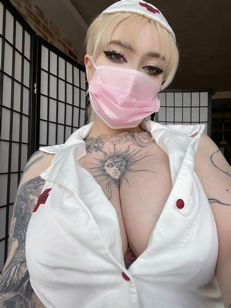 Nurse (CHRYSILUNA) : r/CosplayGirlsNSFW
