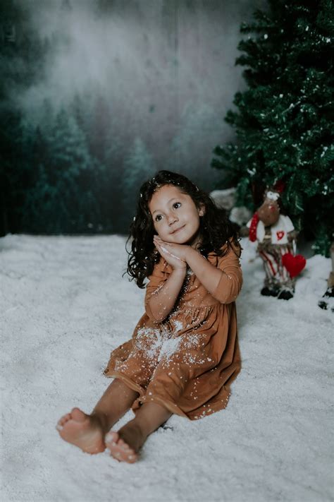Littl Girl In Snow Photos, Download The BEST Free Littl Girl In Snow ...
