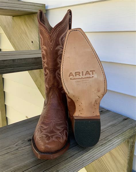 women ariat cowgirl boots 8