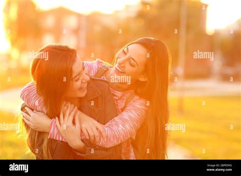 Teenagers cuddling hi-res stock photography and images - Alamy