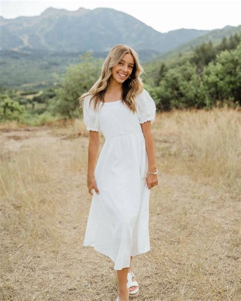 Allie Andrew 09/29/2022 • CelebMafia