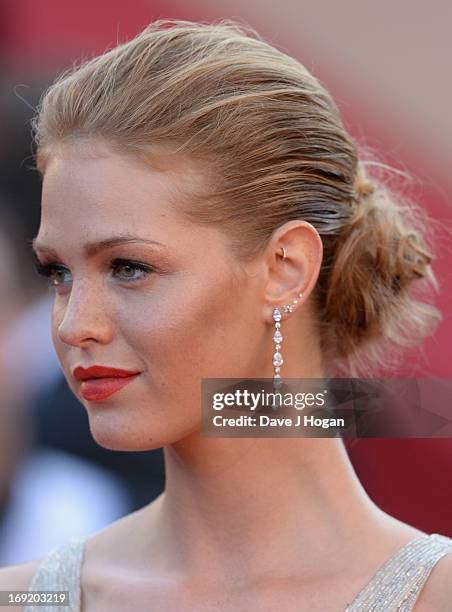 Erin Heatherton attends the 'Behind The Candelabra' premiere during