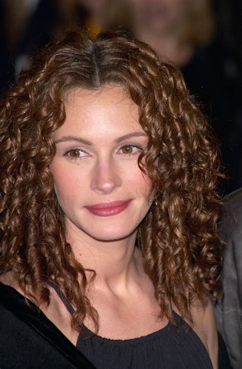 25 Celebrities with Curly Hair: Naturally Beautiful