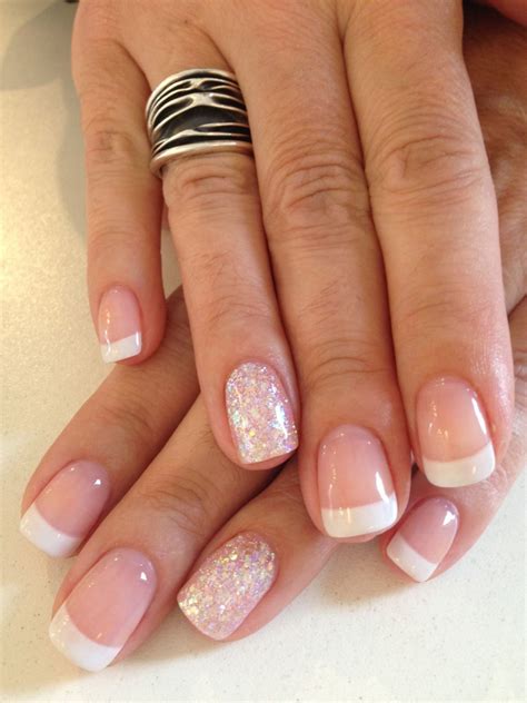 French tip nails with a glitter ring ringer | Vernis à ongles, Manucure
