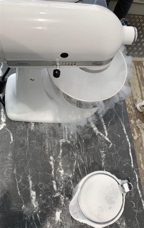 Look Inside Dublin's First Liquid Nitrogen Ice Cream Shop | www.98fm.com