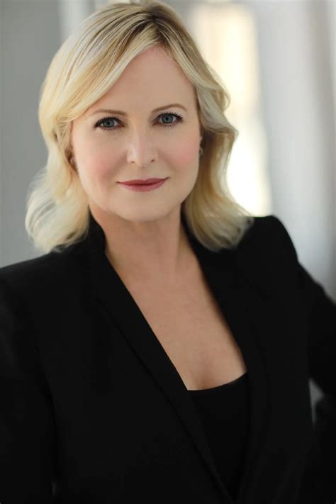 Headshot + Resume — Dawn Evans