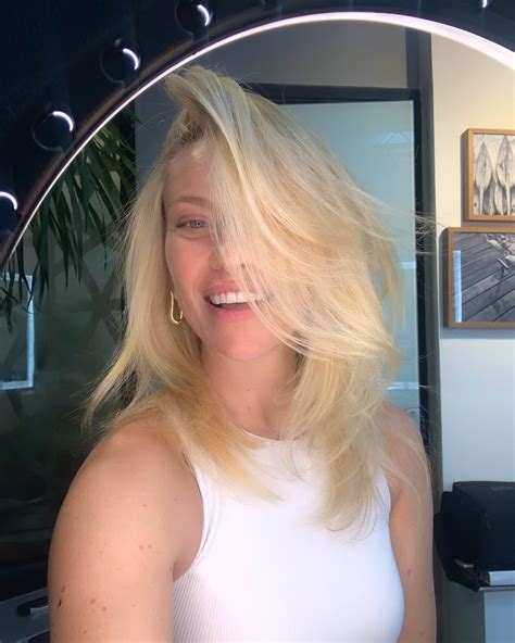 Lana Rhodes (@lana_rhodes) • Instagram photos and videos