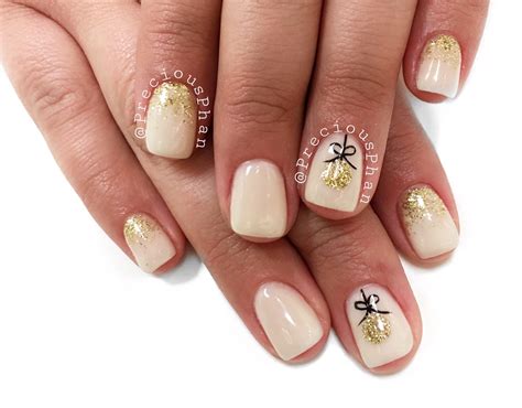 Nude nails. Christmas nails. Ornaments. Nude and gold. Yasss #