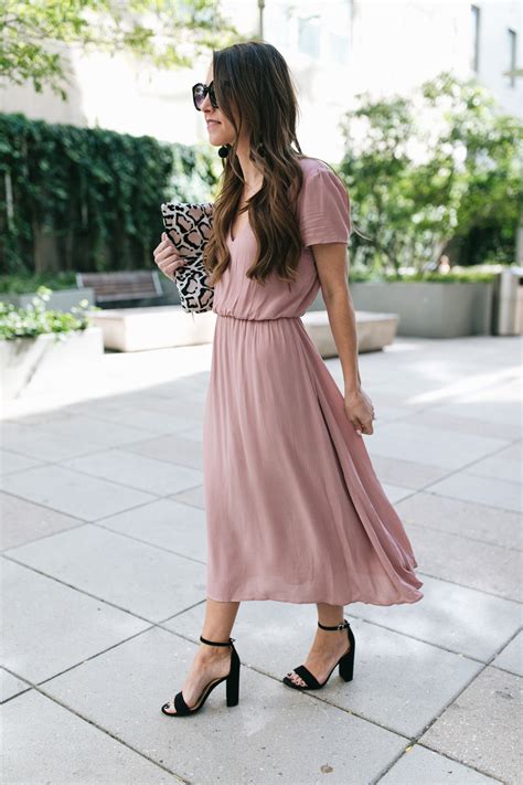 Amazing Fall Dresses To Wear To A Wedding As A Guest Learn more here