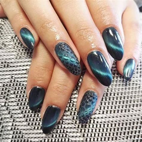 30 Cat Eye Nails Designs For an Ultra Chic Manicure