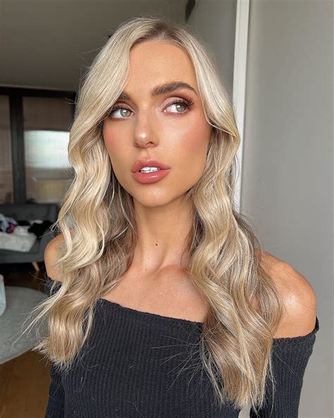 Olivia Mae | Back with my girl @tiffanylovemakeup 💋💋 | Instagram