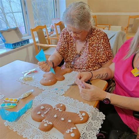 #gingerbreaddecorating #festivefun #holidaycrafting #joyfulmoments ...