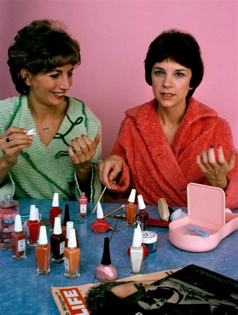 Laverne and Shirley Cast Cindy Williams Penny Marshall 1970's 8x10