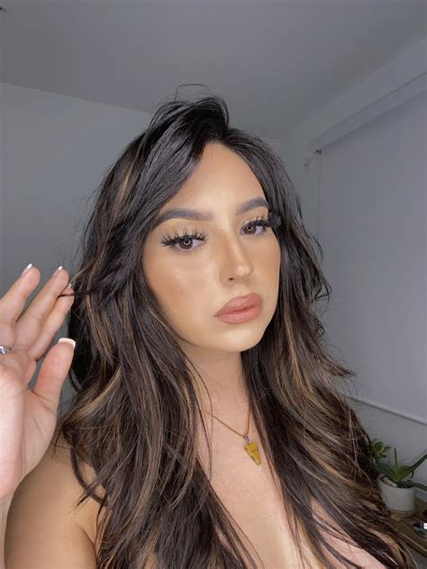 TW Pornstars - Julia Nicole 🇩🇪🇲🇽. Twitter. brown eyes are underrated. 1