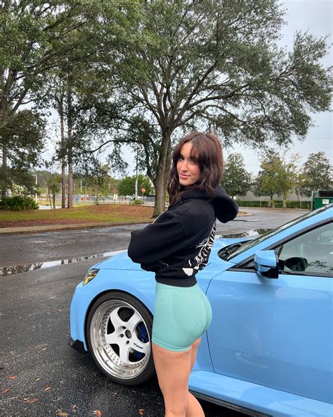 Natalie Roush Garage (@vdubchubrub) • Instagram photos and videos