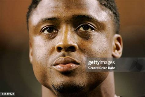 Warrick Dunn Falcons Photos and Premium High Res Pictures - Getty Images