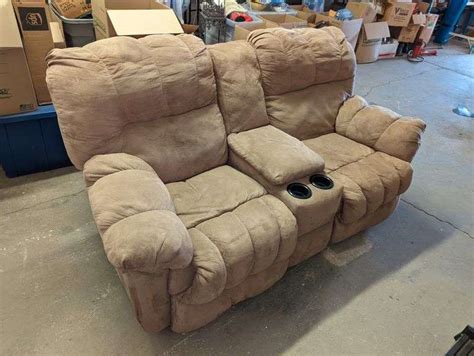 DOUBLE RECLINING LOVESEAT WITH CENTER CONSOLE & CUP HOLDERS - Isabell ...