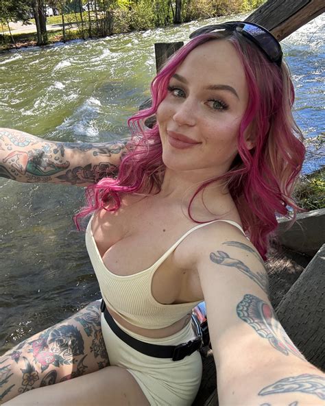 Lyndsi Sark - Lyndsi Sark added a new photo — in...