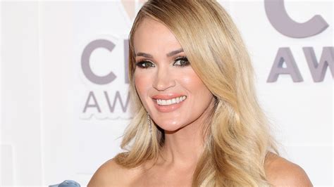 Nude Carrie Underwood