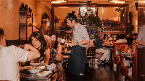 Dining Etiquette Tips From Restaurant Managers - The New York Times