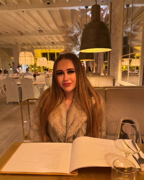 Leah Sky Miles (@leahsky_xo) • Instagram photos and videos