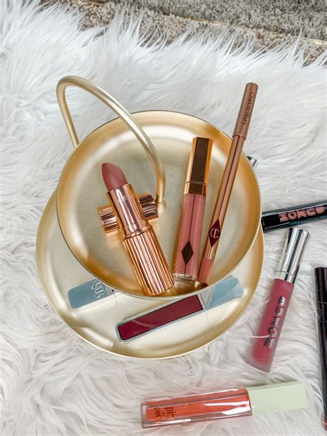lip products  dry lips beauty  lily