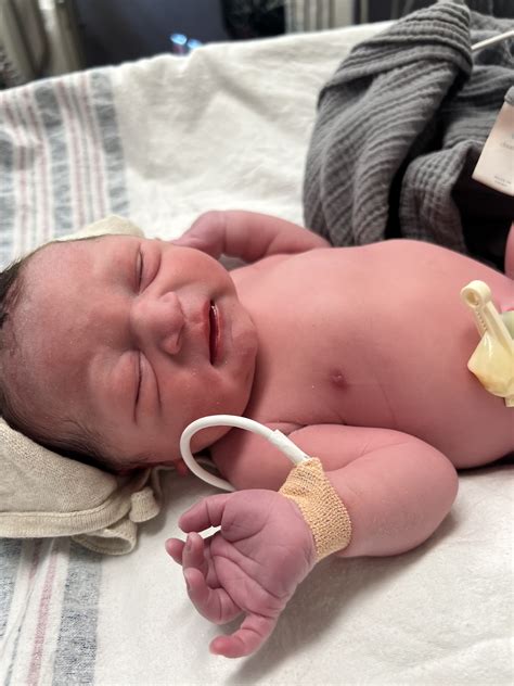 Woman gives birth to 'healthy baby boy' on Washington ferry