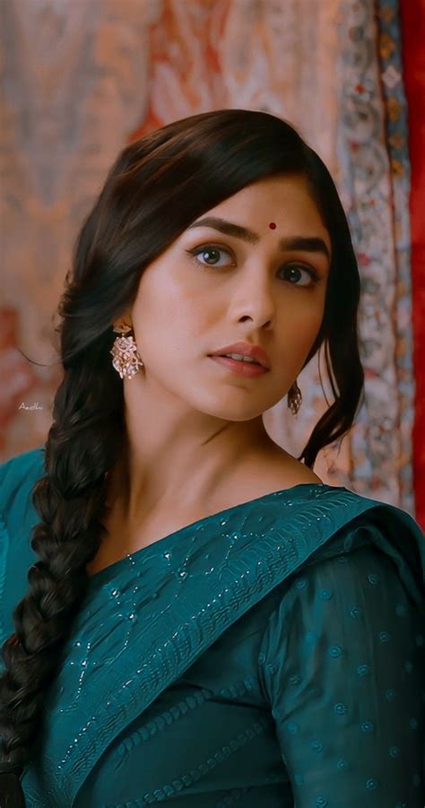 mrunal thakur mrunal thakur cute pics