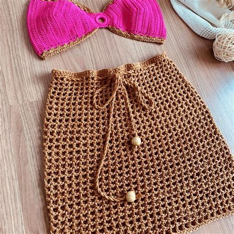Conjunto De Saia E Cropped De Crochê Com Gráfico - Conjunto De Crochê De Saia E Cropped | Roupas Saia | Thamiris Oliveira ...