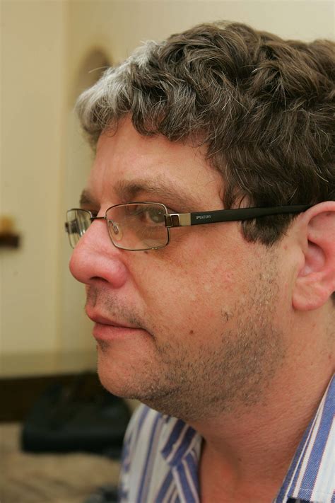 Os muitos Octávio Camargo