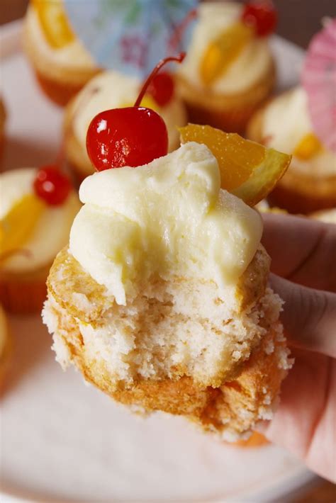 Bring On The Good Vibes With Bahama Mama Cupcakes Delish Fruity ...