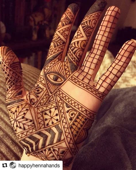 Intricate Henna Designs for Weddings