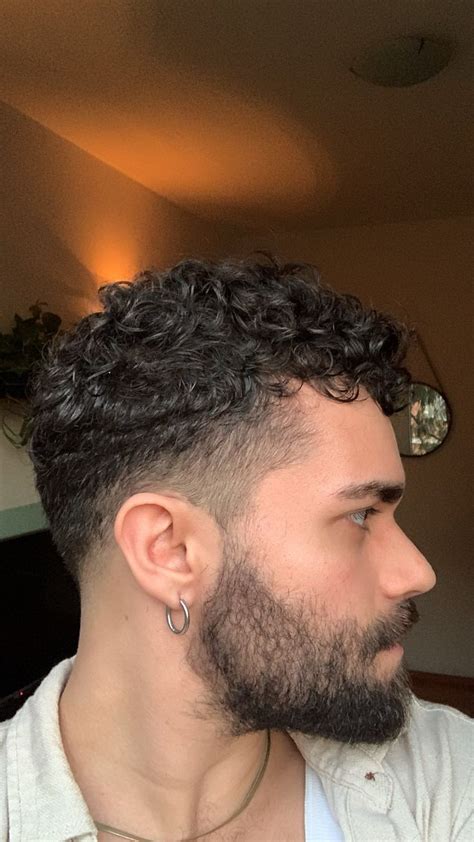 Pin by Pedro Pacheco on Cabelo | Fade haircut curly hair, Men haircut ...