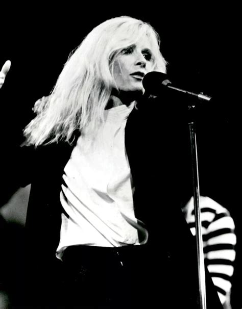 30 Facts About Kim Carnes | FactSnippet