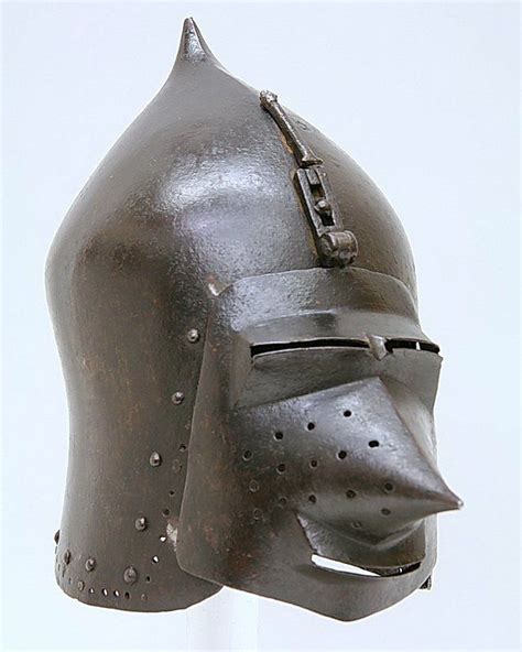 Бацинет с забралом клапвизор. Германия. Около 1420-1430 гг. | Medieval ...