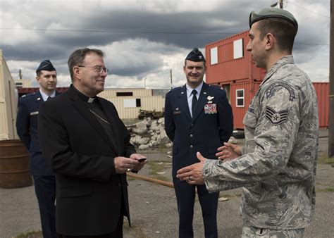 Bishop visits SERE > Fairchild Air Force Base > Article Display