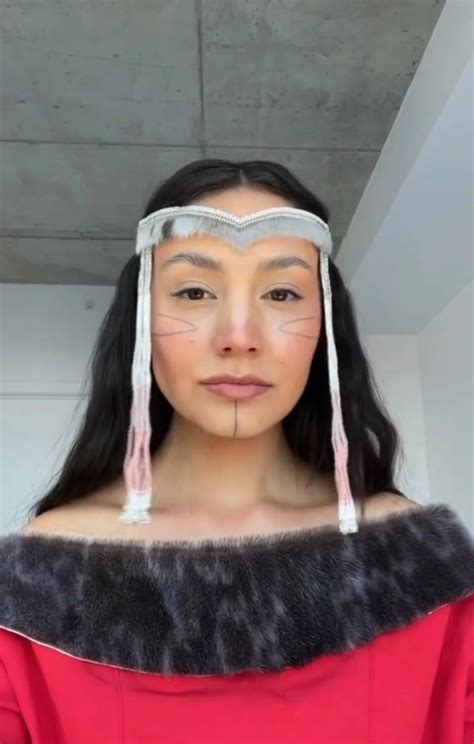 Tätowierungen, Tänze und Walfleisch zum Mittagessen: Indigene